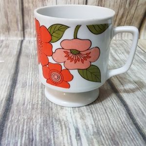 Vintage footed mug